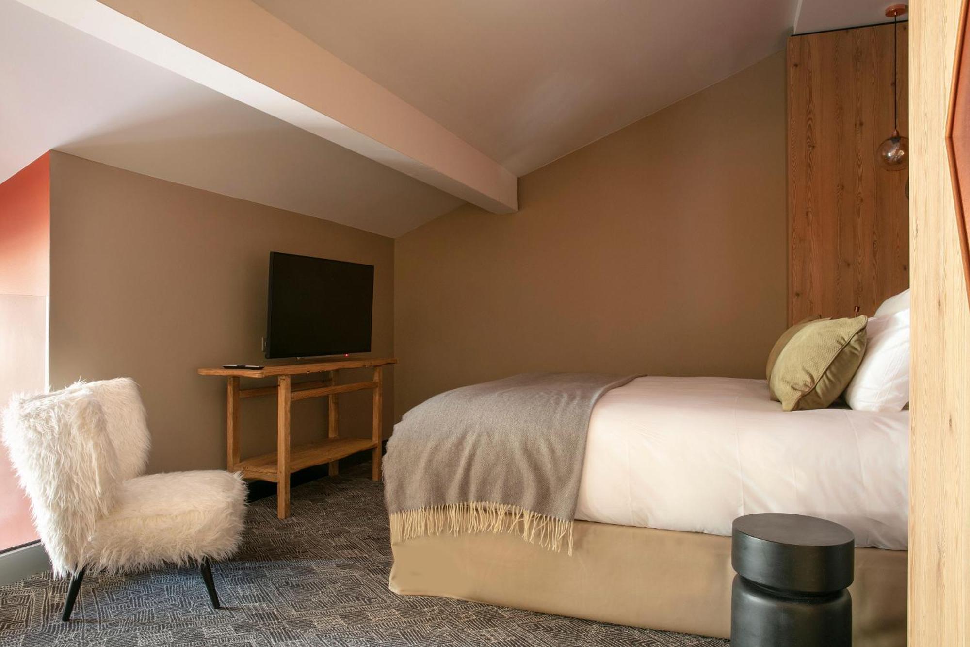 Grandes Rousses Hotel & Spa Alpe d'Huez Екстер'єр фото A room at the hotel