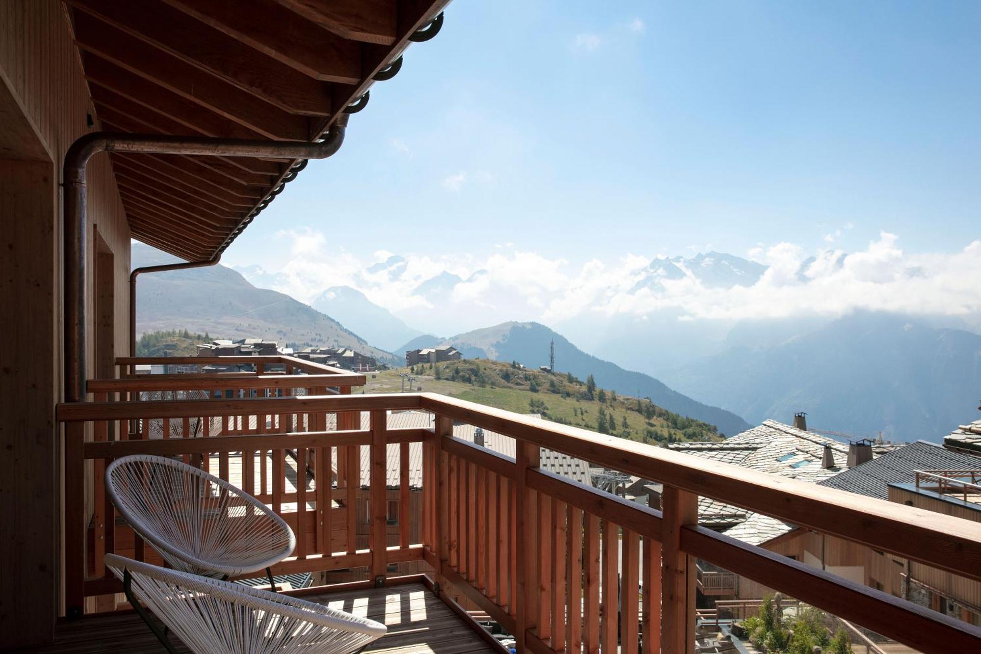 Grandes Rousses Hotel & Spa Alpe d'Huez Екстер'єр фото A balcony in Les Saisies